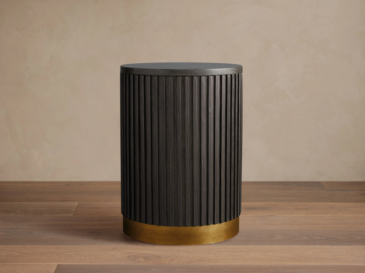 Finnley Pedestal