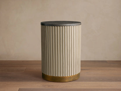 Finnley Pedestal