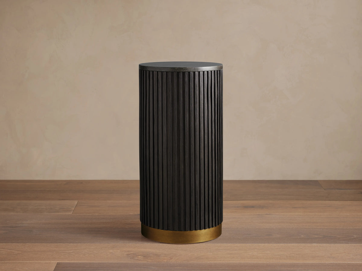 Finnley Pedestal