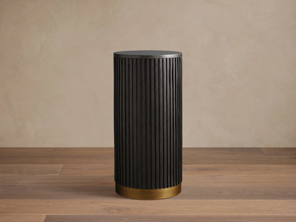 Finnley Pedestal