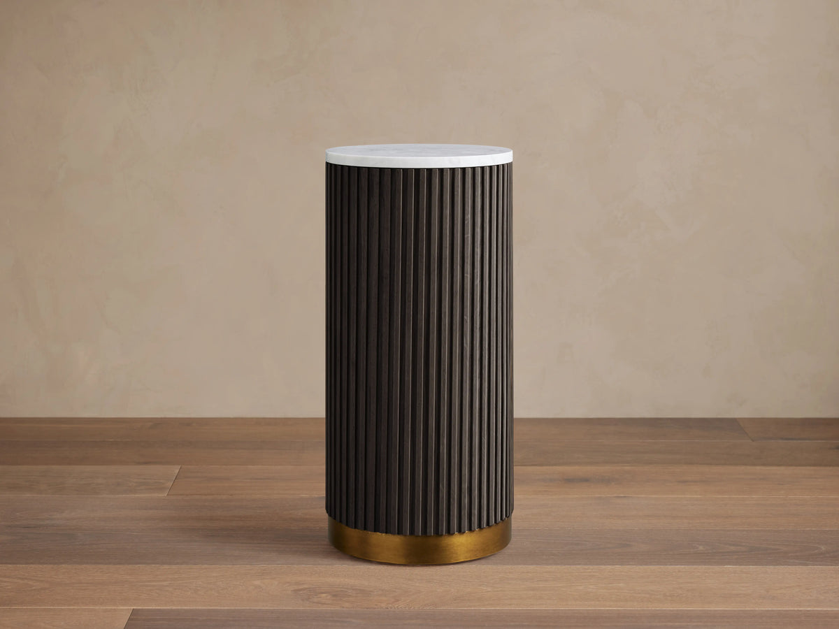 Finnley Pedestal