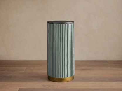 Finnley Pedestal