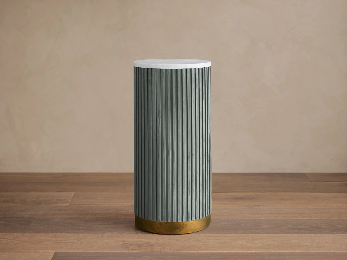 Finnley Pedestal