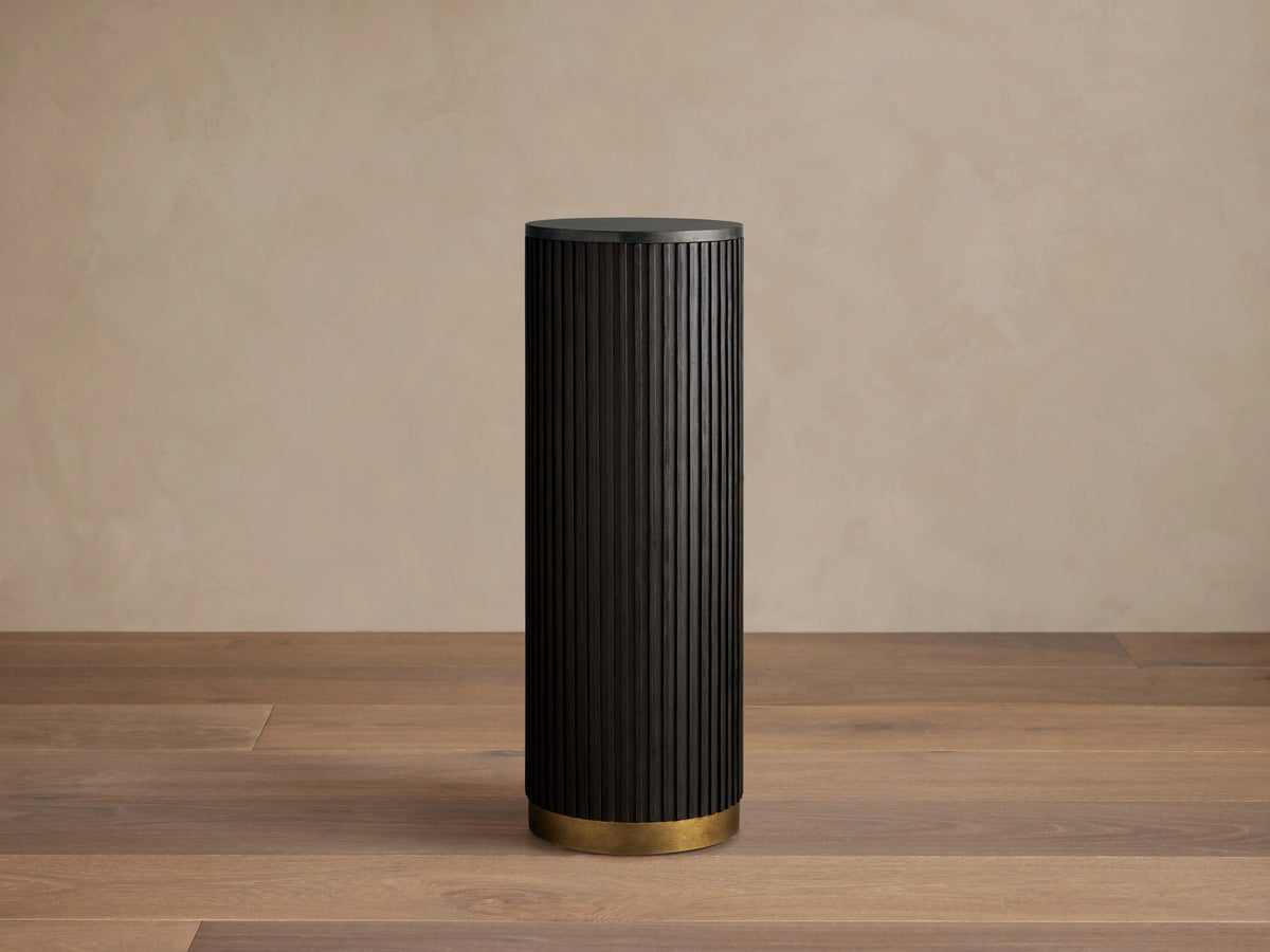 Finnley Pedestal