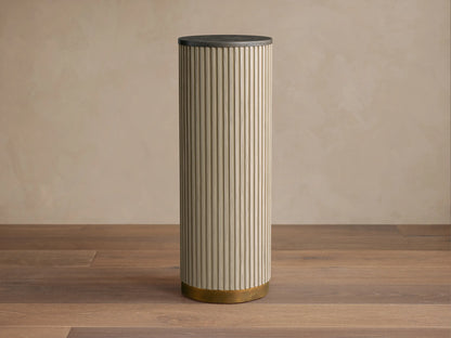 Finnley Pedestal