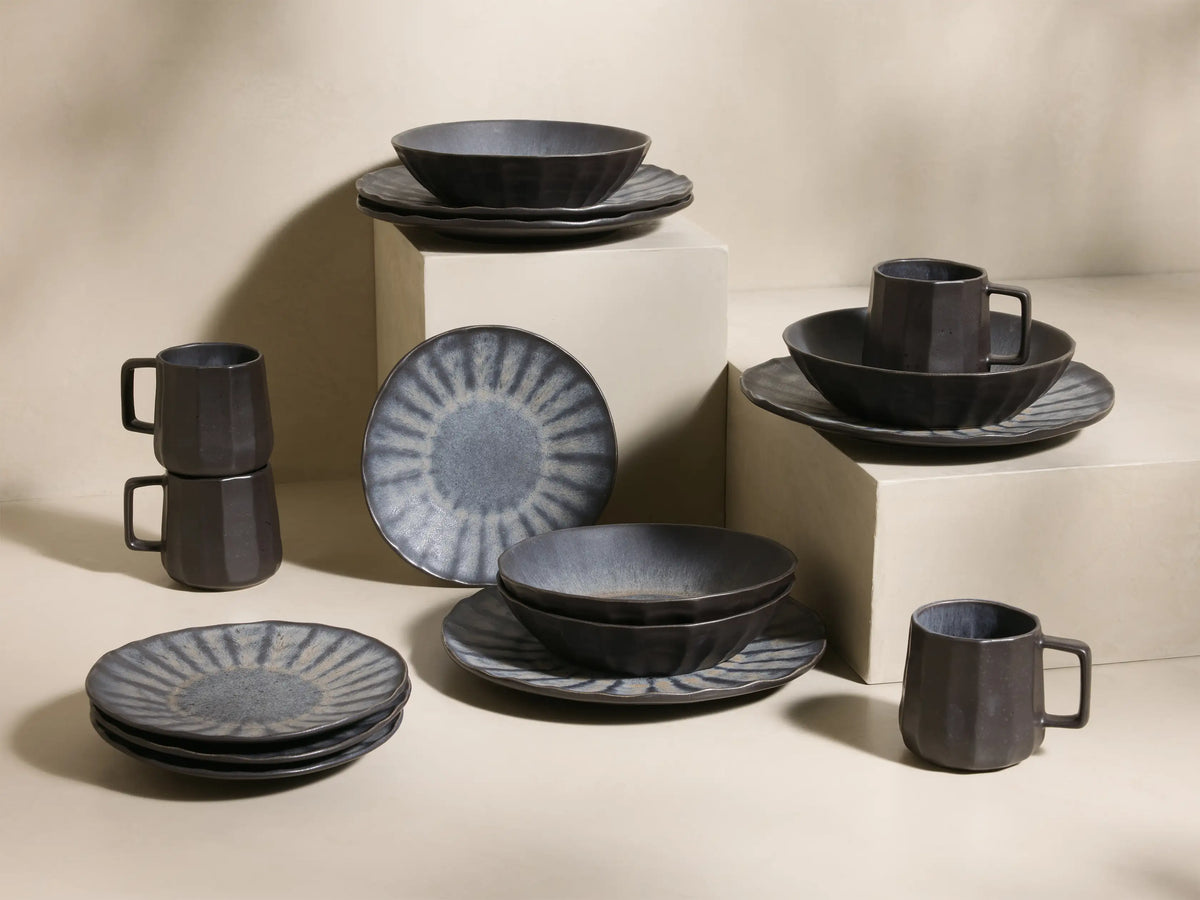 Saskia Dinnerware With Pasta Bowls (Set of 16)
