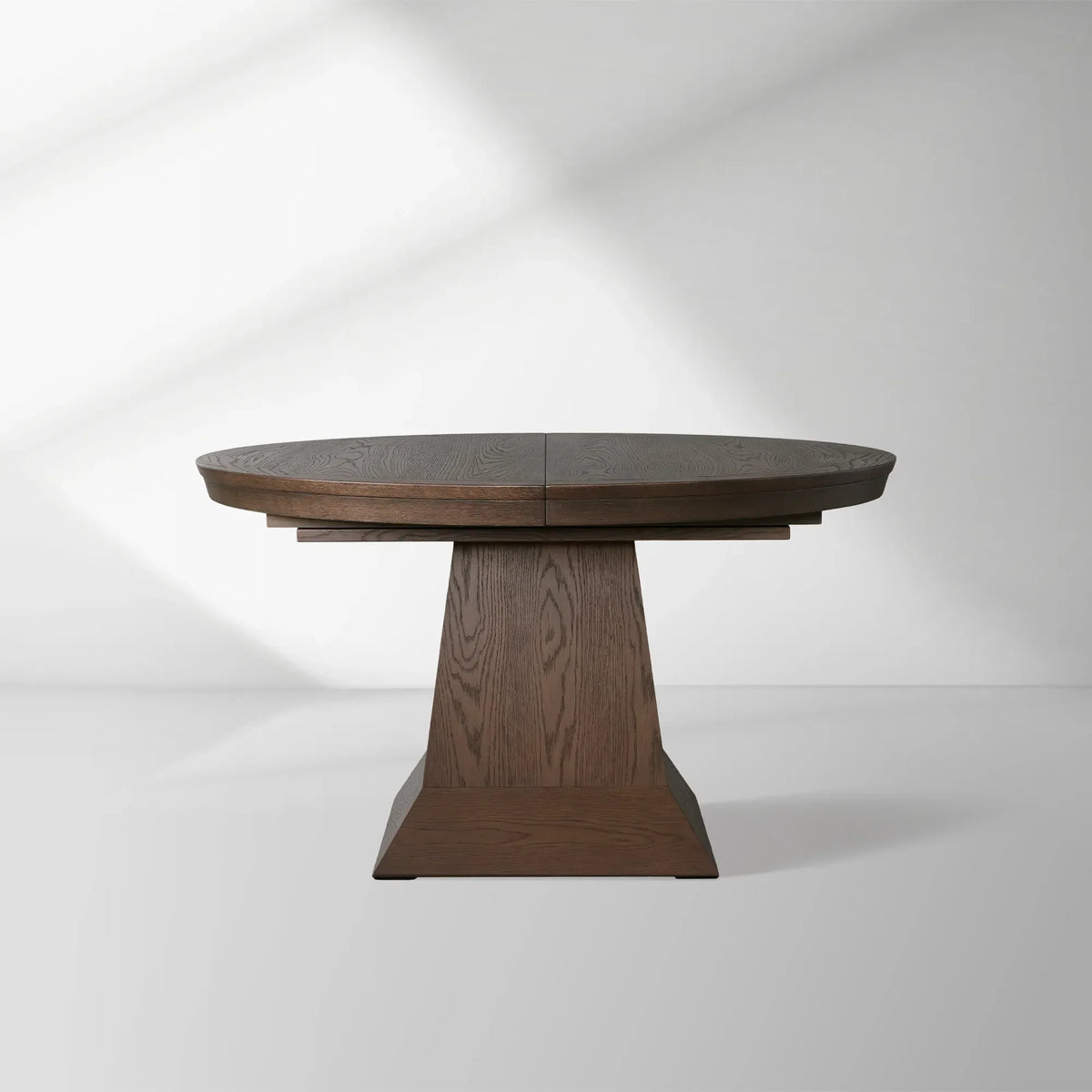 Leighton Round Extension Dining Table with Leaves