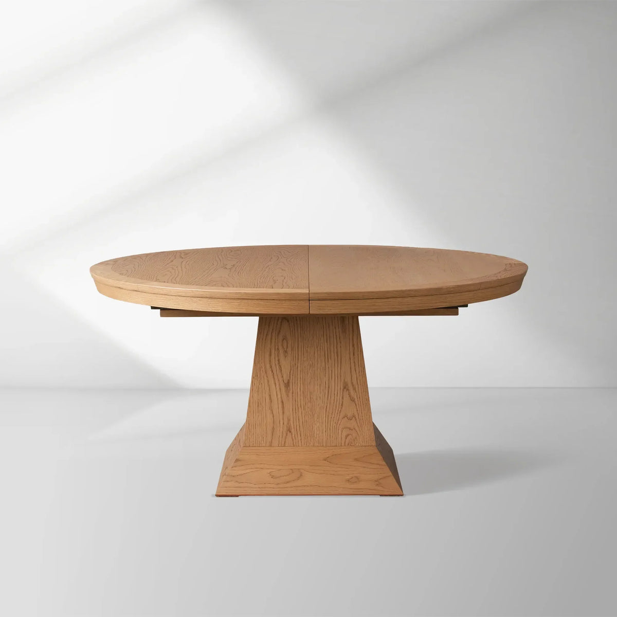 Leighton Round Extension Dining Table with Leaves