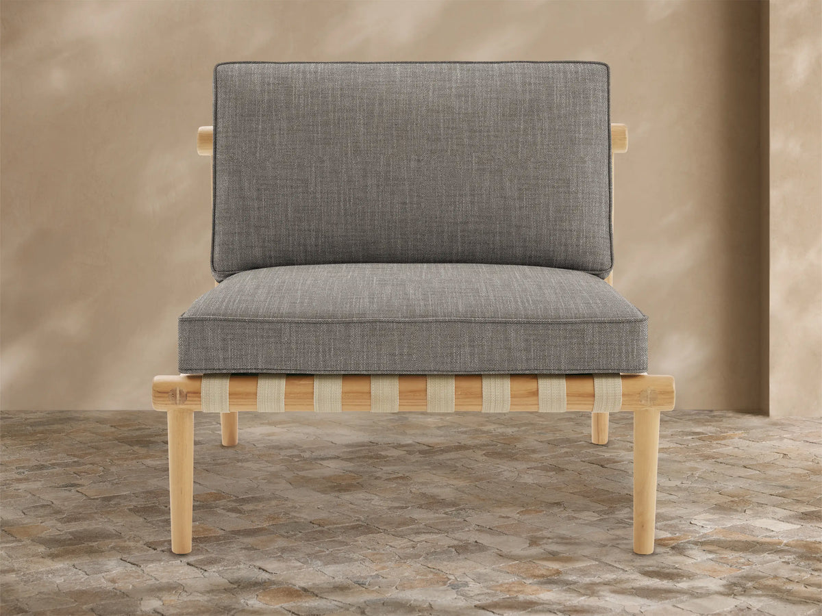 Elio Outdoor Lounge Chair