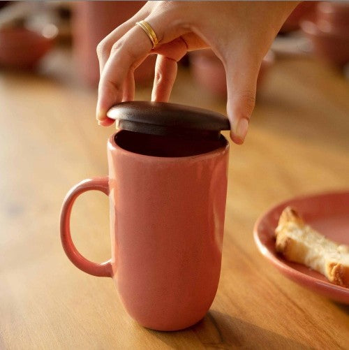 Peach Glow Ceramic Mug with Wooden Lid